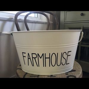 Farmhouse bucket